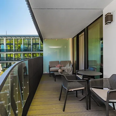 Amber Forest View Apartment